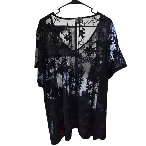 PLUS SIZE****Avenue Black Floral Lace Blouse - Picture 7 of 8